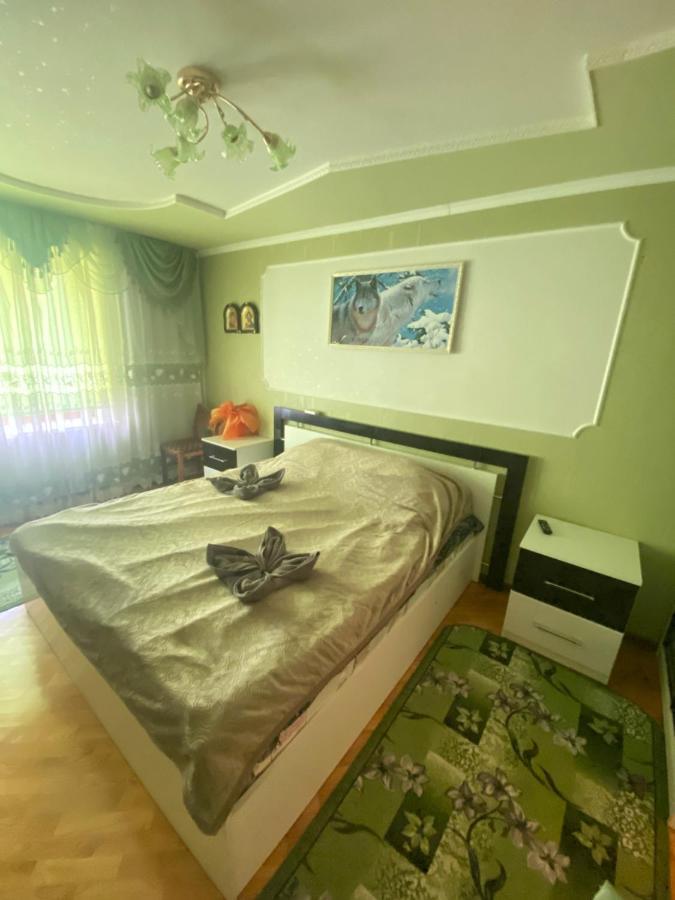 Просторі Та Комфортні Апартаменти «Д.І.М.» Kamenec Podolský Exteriér fotografie